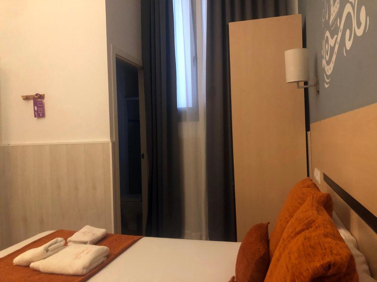 Hostal Live Natura Barcelona (Adults Only) Kültér fotó
