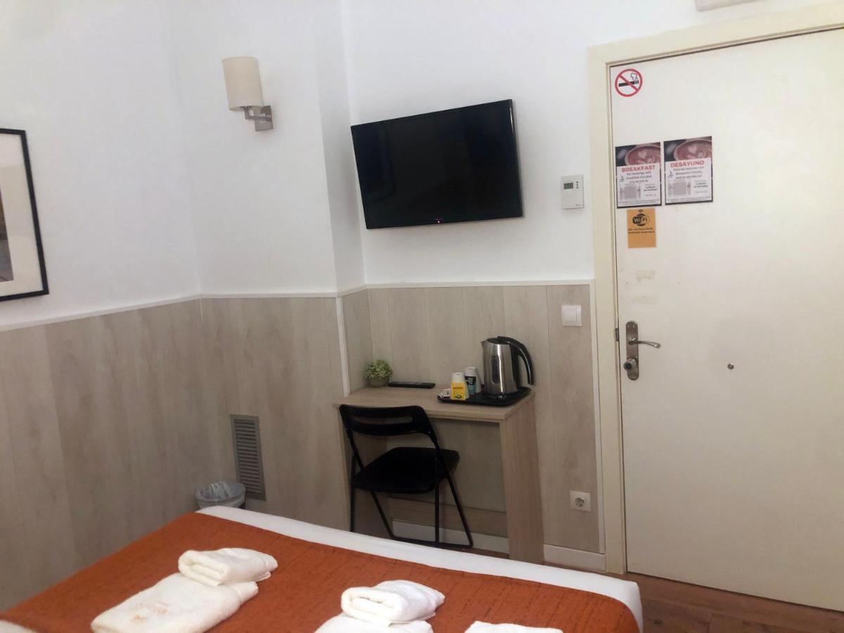 Hostal Live Natura Barcelona (Adults Only) Kültér fotó