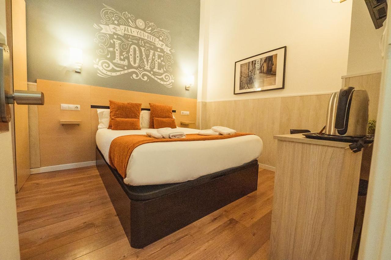 Hostal Live Natura Barcelona (Adults Only) Kültér fotó
