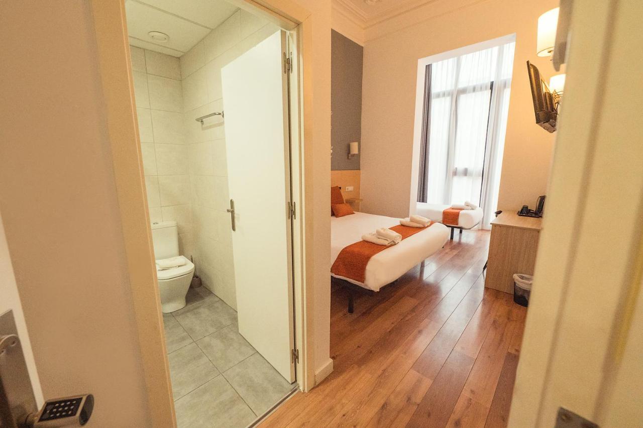 Hostal Live Natura Barcelona (Adults Only) Kültér fotó